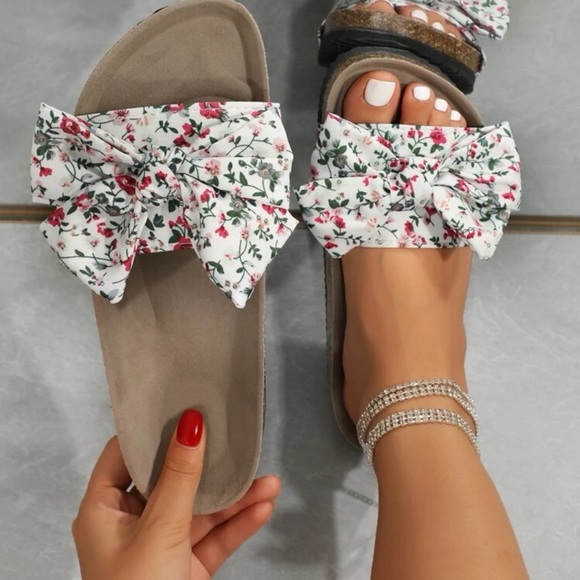 SHEIN Shoes - Bow Sandals!
